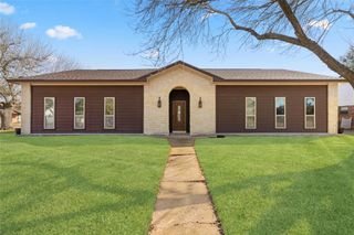 357 W Castle Harbour Drive, Friendswood, TX 77546