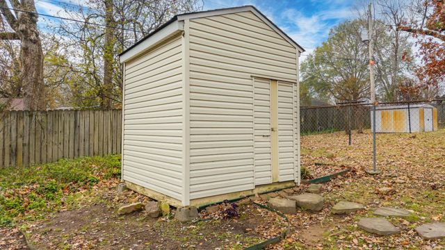 326 W L Avenue, North Little Rock, AR 72116