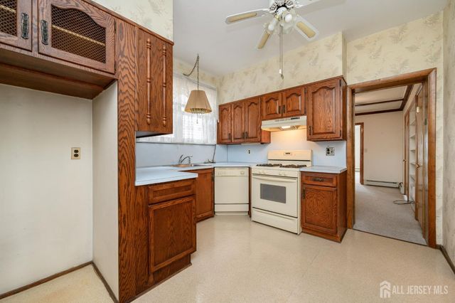 1120 Madison Hill Road, Clark, NJ 07066