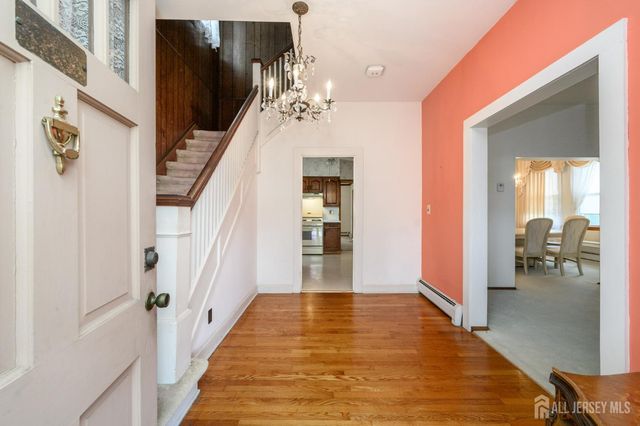1120 Madison Hill Road, Clark, NJ 07066