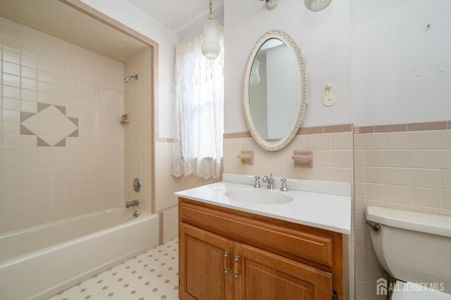 1120 Madison Hill Road, Clark, NJ 07066
