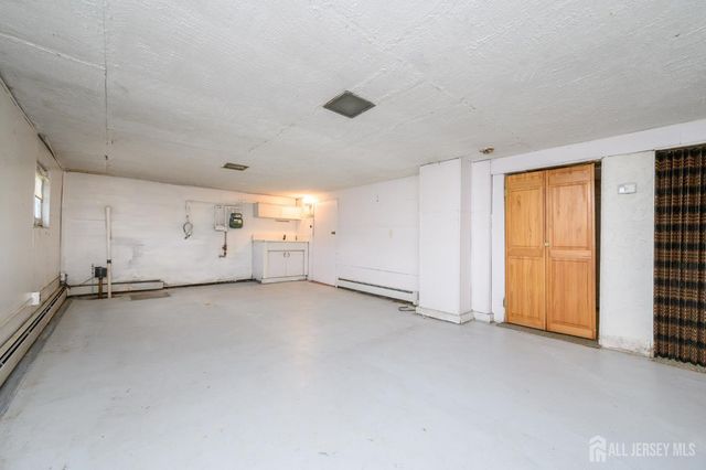 1120 Madison Hill Road, Clark, NJ 07066