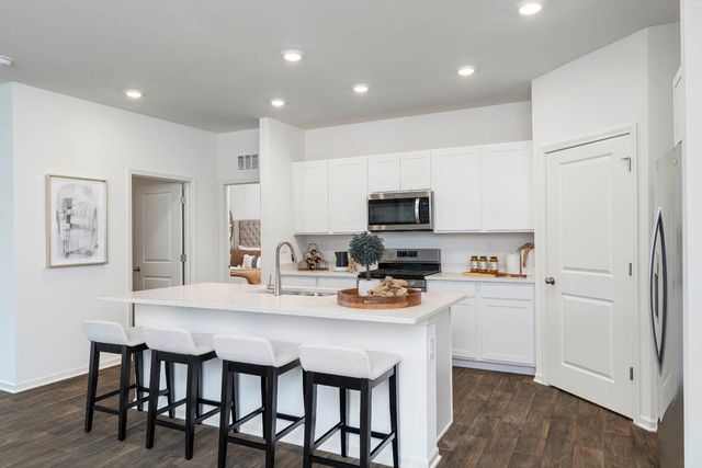 6300 Redwood Trail, Wonder Lake, IL 60097