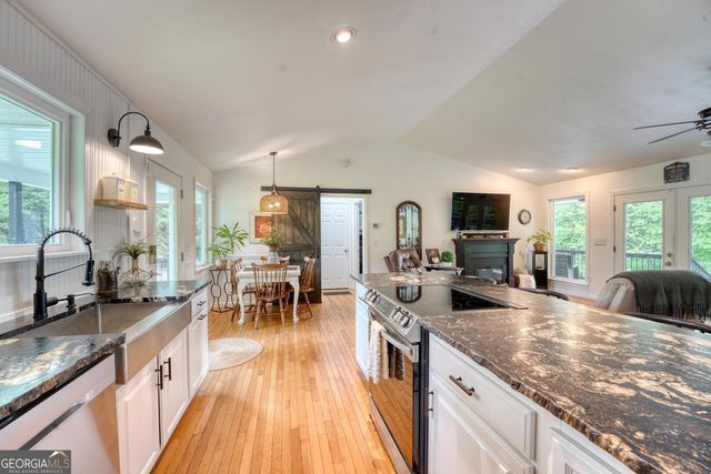 33 Tusquittee Valley Lane, Hayesville, NC 28904