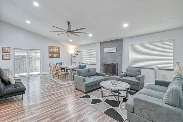 11618 Corona Lane, Houston, TX 77072