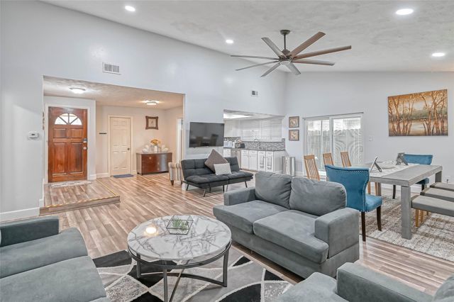 11618 Corona Lane, Houston, TX 77072