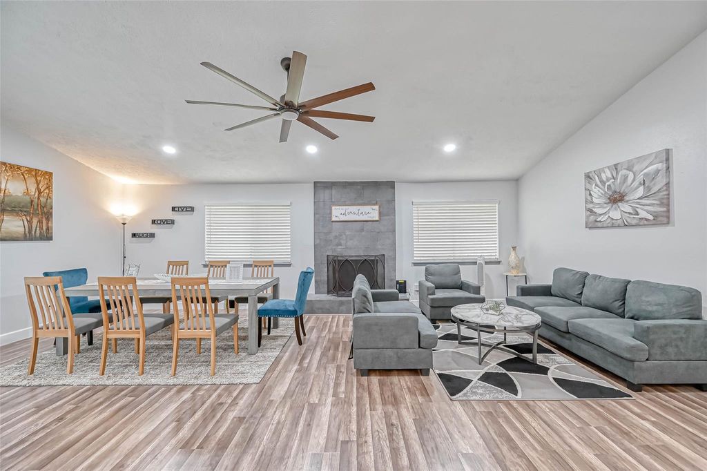 11618 Corona Lane, Houston, TX 77072