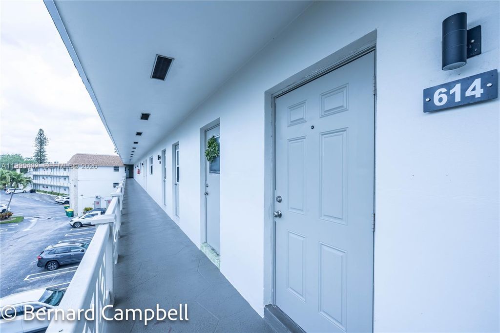 3506 NW 49th Ave 614, Lauderdale Lakes, FL 33319