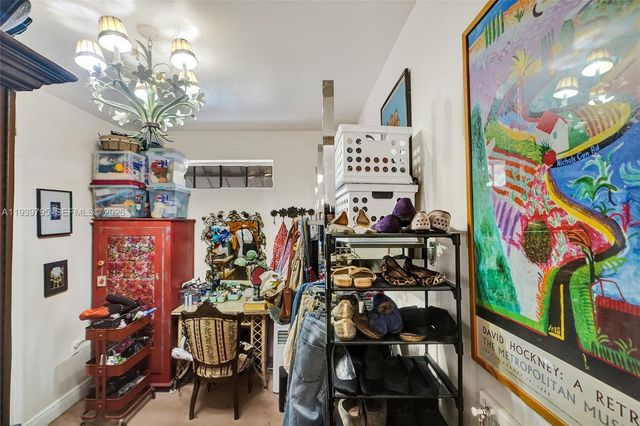 3030 NW 5th St, Miami, FL 33125