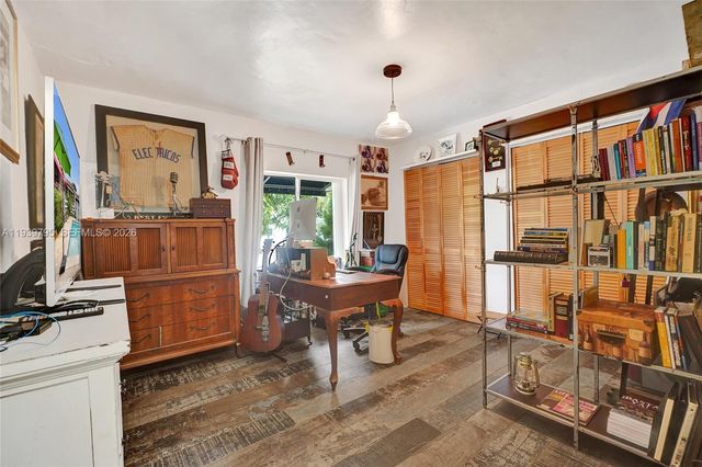 3030 NW 5th St, Miami, FL 33125