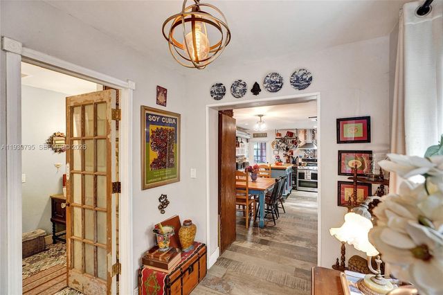 3030 NW 5th St, Miami, FL 33125