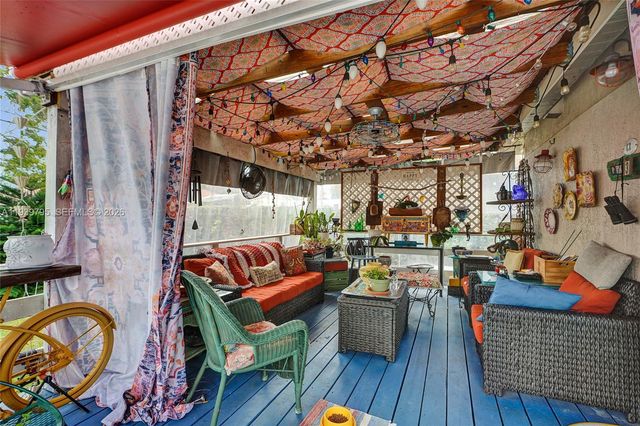 3030 NW 5th St, Miami, FL 33125