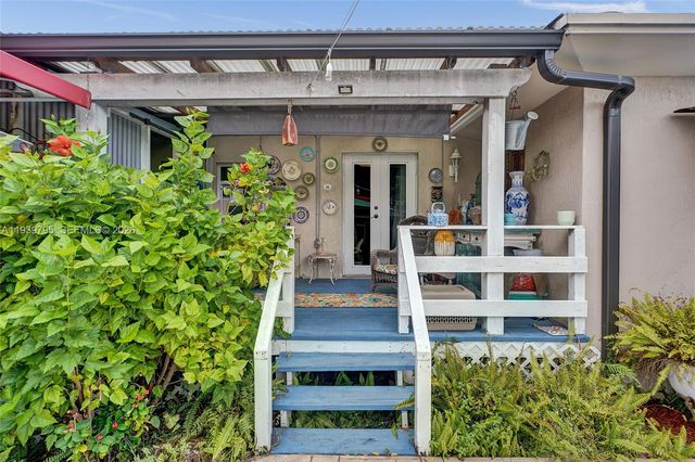 3030 NW 5th St, Miami, FL 33125