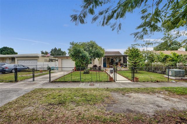 3030 NW 5th St, Miami, FL 33125