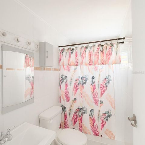 G4 7TH ST., CASTELLANA GARDENS DEV., Carolina, PR 00983