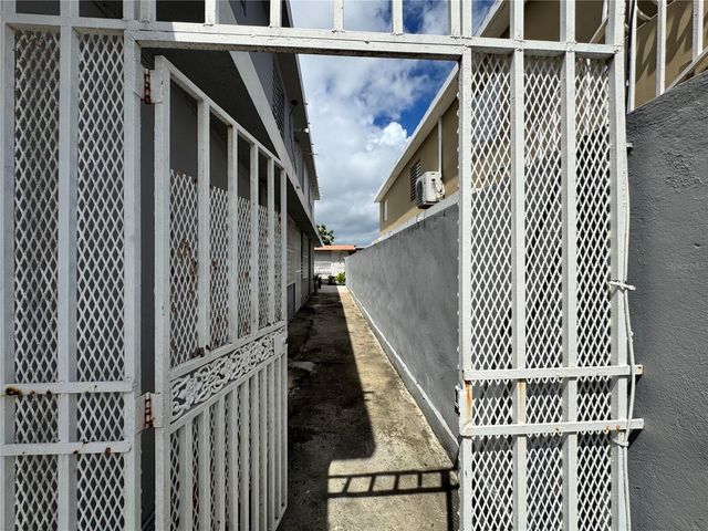 G4 7TH ST., CASTELLANA GARDENS DEV., Carolina, PR 00983