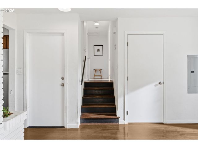 275 E 39TH Ave, Eugene, OR 97405