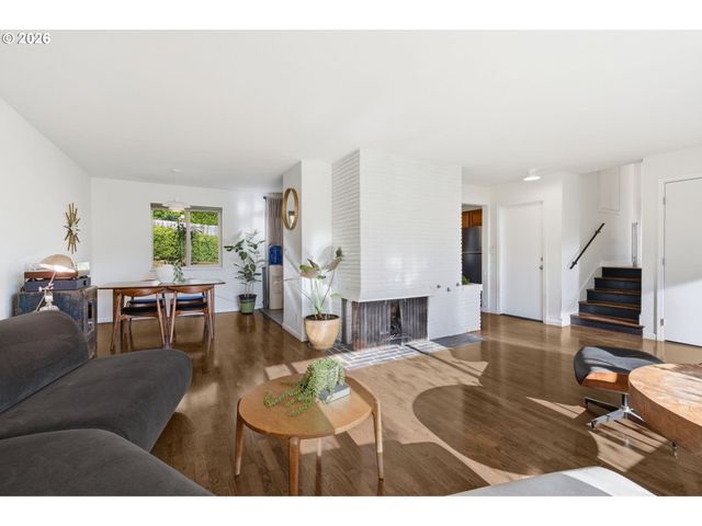 275 E 39TH Ave, Eugene, OR 97405