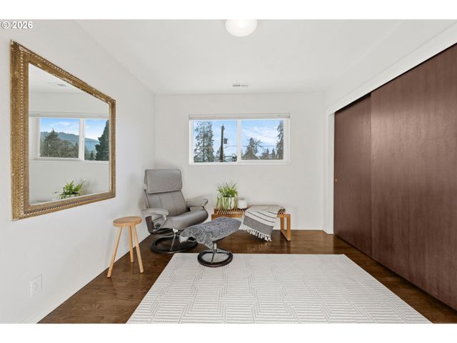 275 E 39TH Ave, Eugene, OR 97405