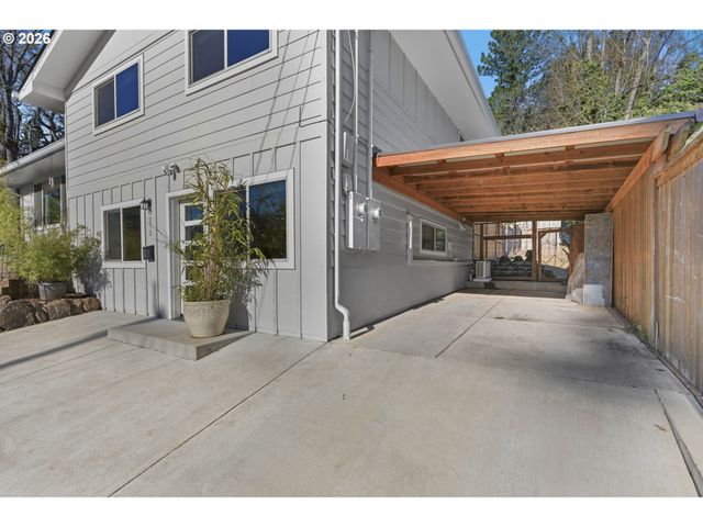 275 E 39TH Ave, Eugene, OR 97405