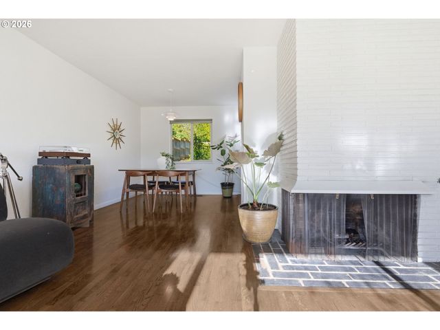 275 E 39TH Ave, Eugene, OR 97405