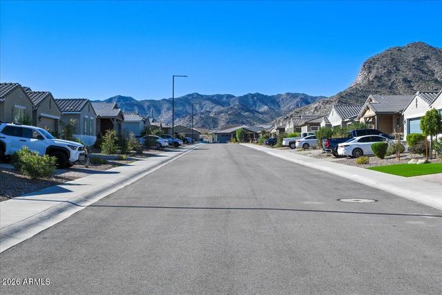 19892 W BADGETT Lane, Litchfield Park, AZ 85340