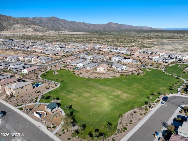 19892 W BADGETT Lane, Litchfield Park, AZ 85340