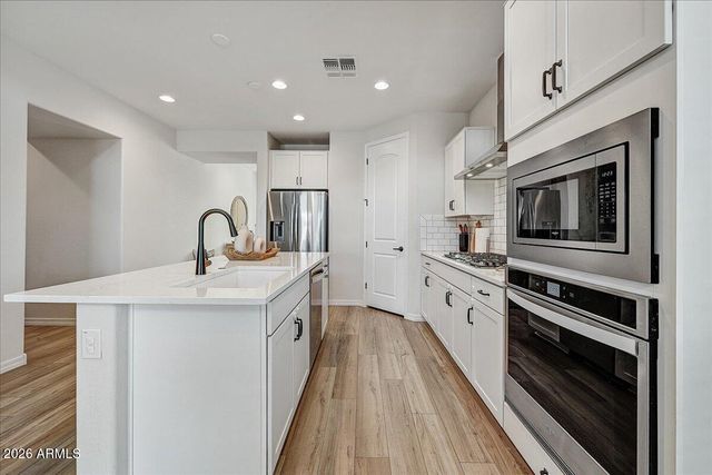 19892 W BADGETT Lane, Litchfield Park, AZ 85340