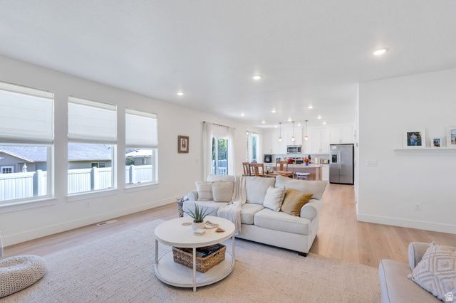 2664 W MAPLE ST, Mapleton, UT 84664