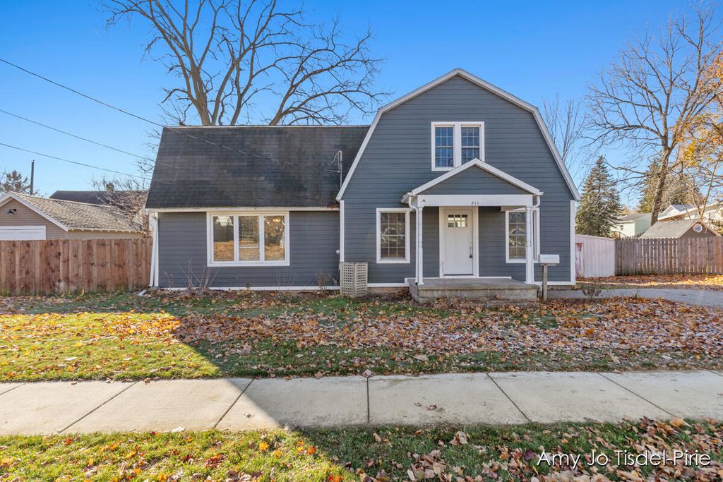 811 Branch Street, Ionia, MI 48846