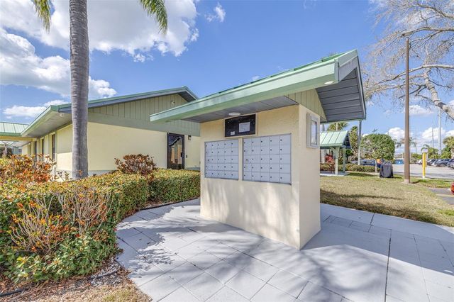 6077 113TH STREET 621, Seminole, FL 33772