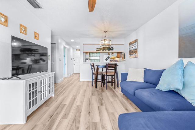 6077 113TH STREET 621, Seminole, FL 33772