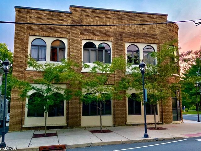 211 Main St, Unit 9, Peapack Gladstone Boro, NJ 07934