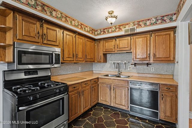 2117 Ms Valley, Southaven, MS 38671