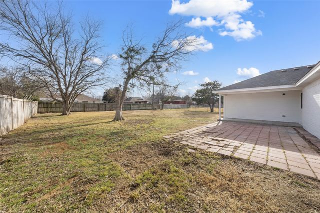 247 Ashland Drive, Woodway, TX 76712