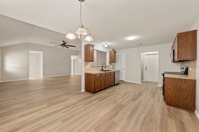 247 Ashland Drive, Woodway, TX 76712