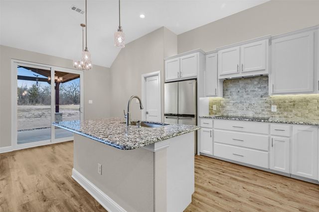 31 Golf Walk Circle, Denison, TX 75020