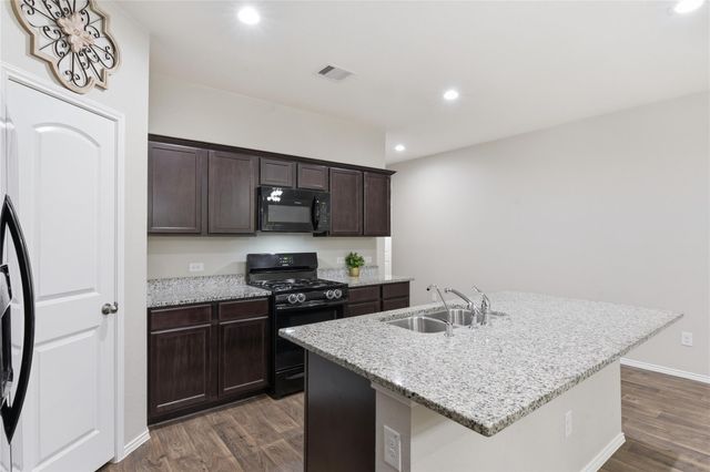 518 Road 5138, Cleveland, TX 77327