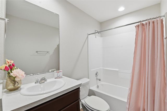 518 Road 5138, Cleveland, TX 77327