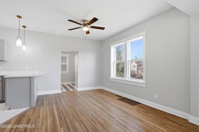 906 MONROE STREET, Jefferson City, MO 65101