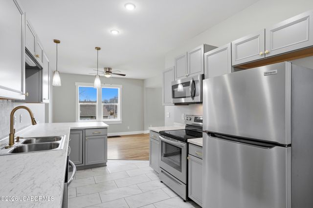 906 MONROE STREET, Jefferson City, MO 65101