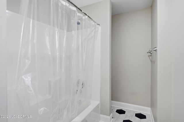 906 MONROE STREET, Jefferson City, MO 65101