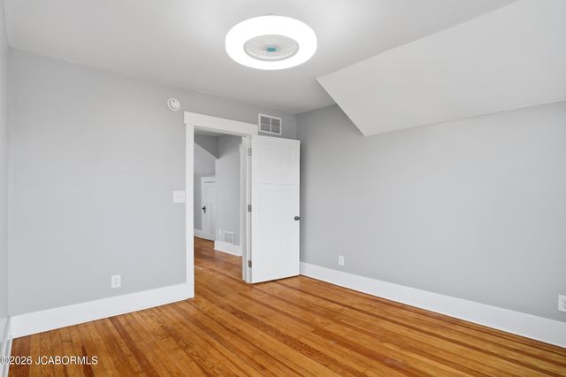 906 MONROE STREET, Jefferson City, MO 65101