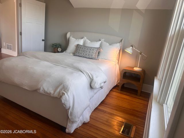 906 MONROE STREET, Jefferson City, MO 65101