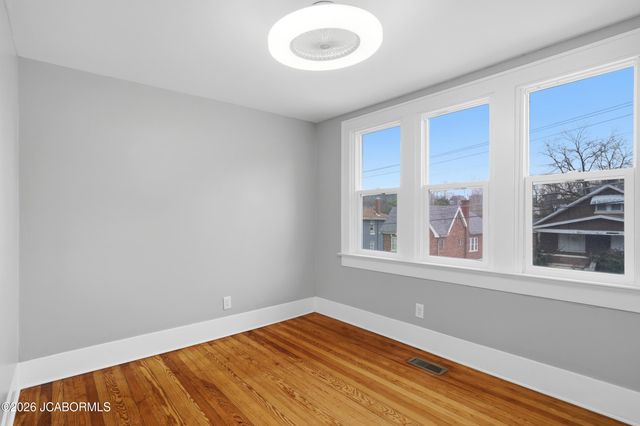 906 MONROE STREET, Jefferson City, MO 65101