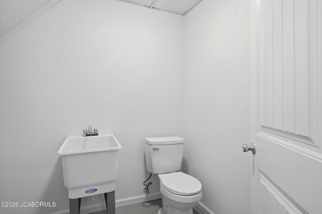 906 MONROE STREET, Jefferson City, MO 65101