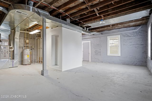 906 MONROE STREET, Jefferson City, MO 65101