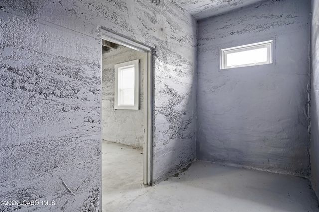 906 MONROE STREET, Jefferson City, MO 65101