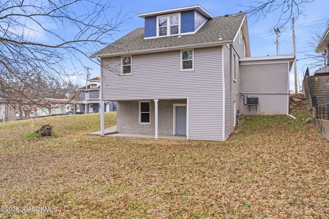 906 MONROE STREET, Jefferson City, MO 65101