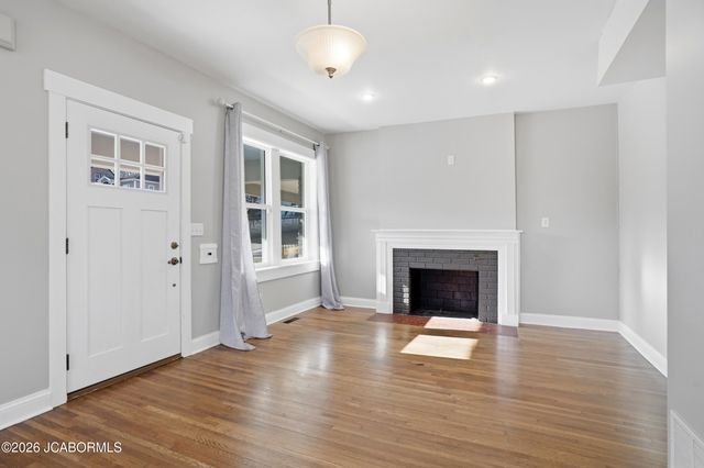 906 MONROE STREET, Jefferson City, MO 65101